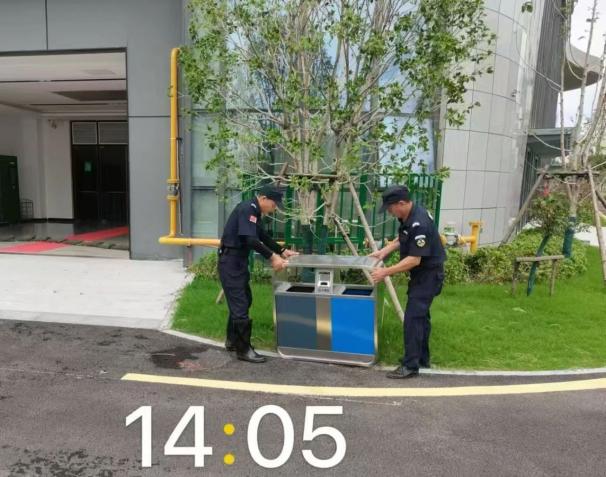 C:/Users/BA/Desktop/風(fēng)雨過后南京保安迅速行動，恢復(fù)安“寧”面貌/4.jpg4